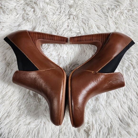 Levity Whitney Heeled Bootie - Picture 3 of 9